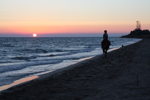 На пляже Витино на закате